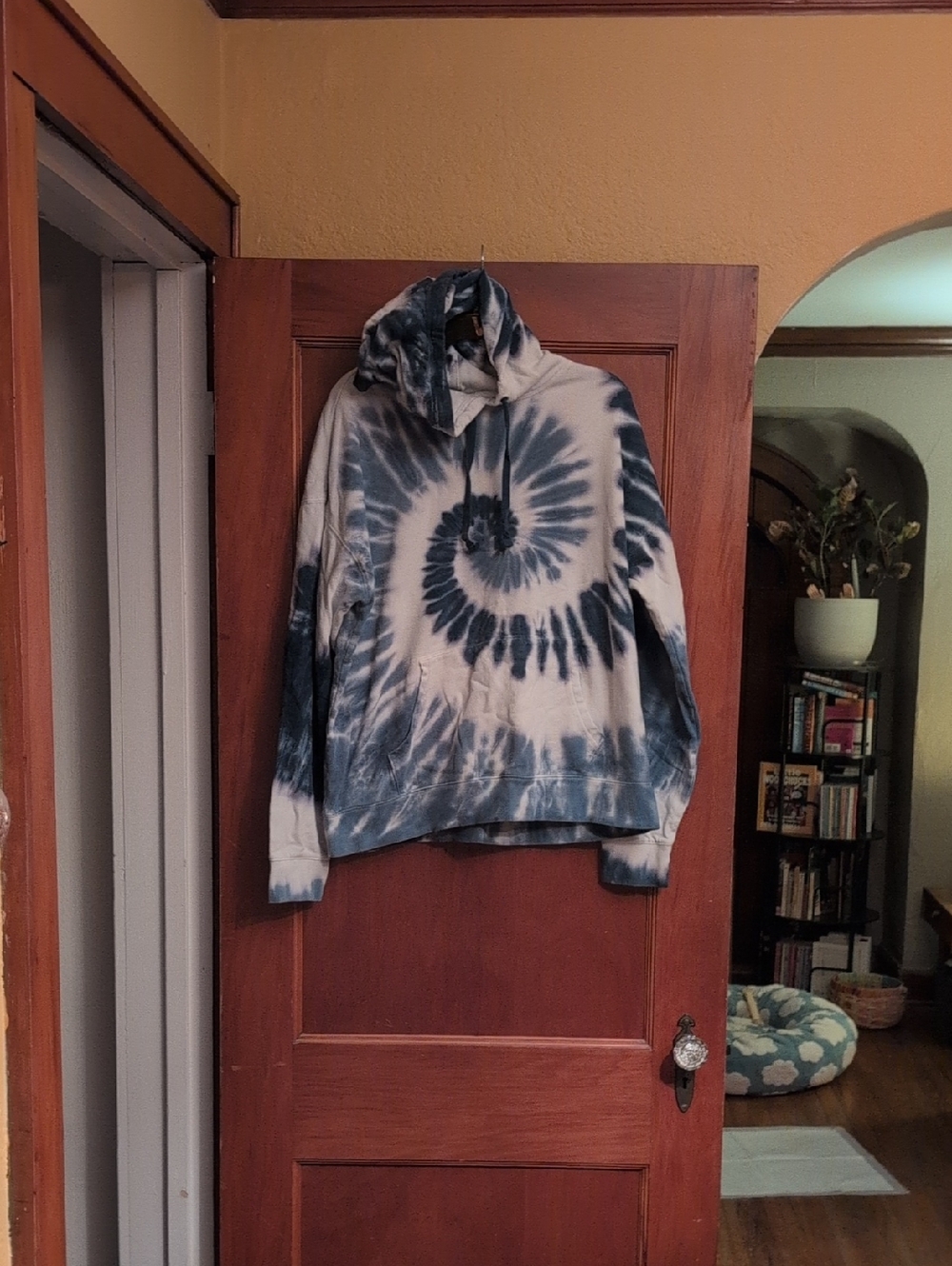 Old Navy Women's Tie-Dye Hoodie - Blue and Cream